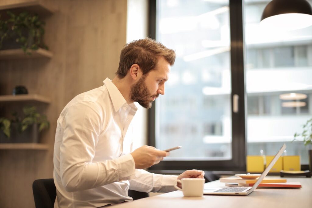 Lean Office-Setup für junge Unternehmen: effizient starten ohne Ballast