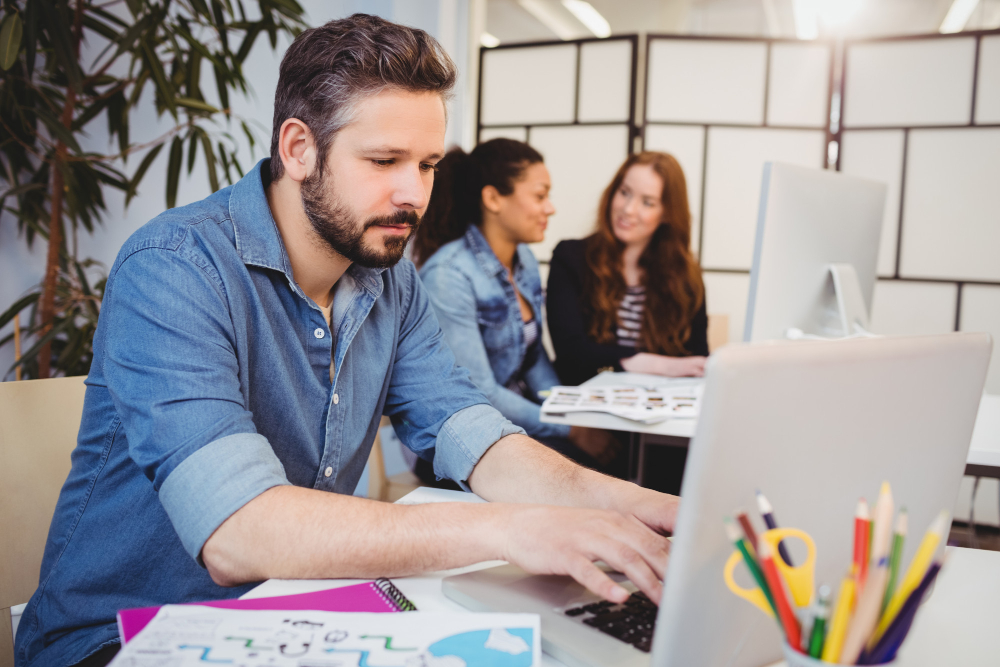 Digitale Arbeitsabläufe vereinfachen für junge Unternehmen
